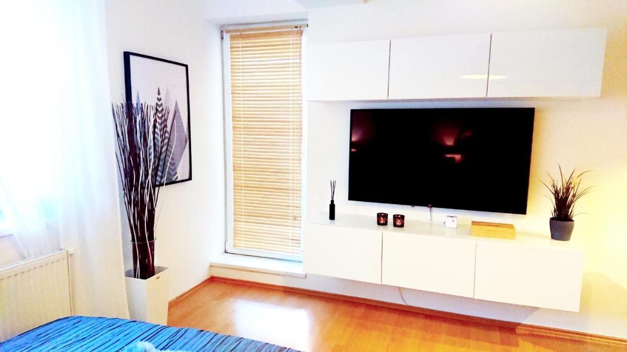 Apartman U Sklarny Apartment Харачов Екстериор снимка