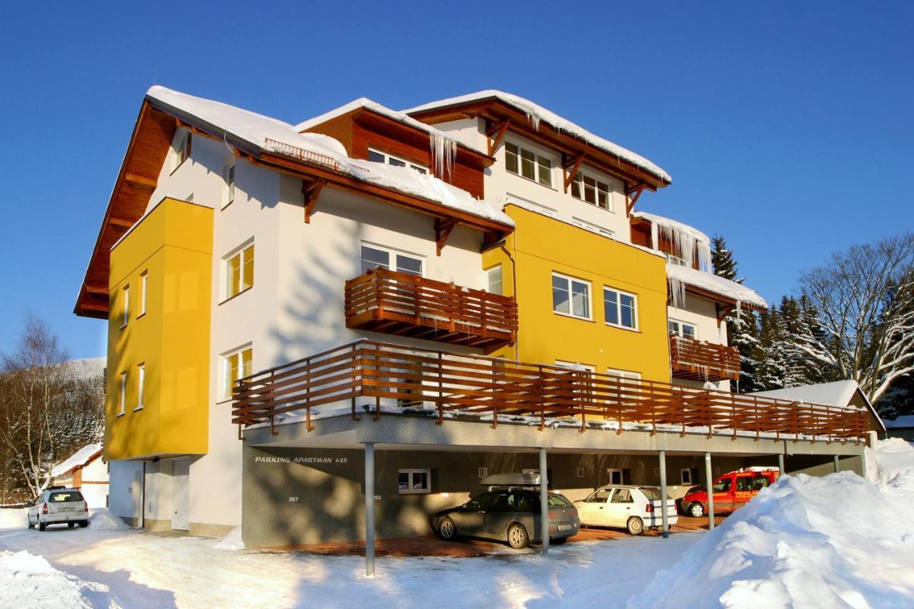 Apartman U Sklarny Apartment Харачов Екстериор снимка